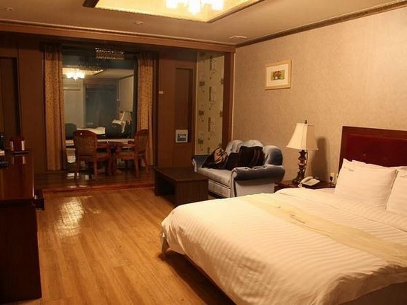 B&Beach Tourist Hotel Yeosu Εξωτερικό φωτογραφία